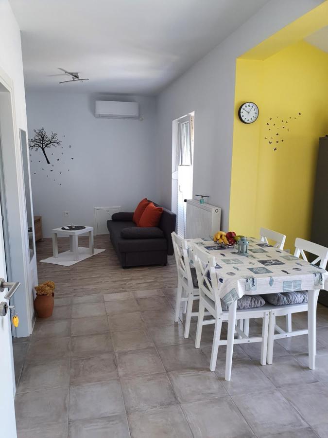 Ferienwohnung Apartman Luce Brzac Exterior foto