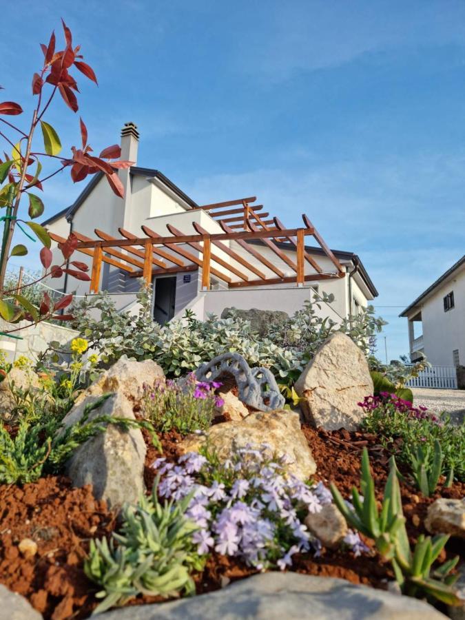 Ferienwohnung Apartman Luce Brzac Exterior foto